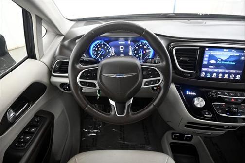 2018 Chrysler Pacifica Touring-L