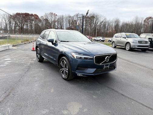 2021 Volvo XC60 T6 Momentum