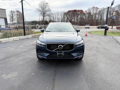 2021 Volvo XC60 T6 Momentum