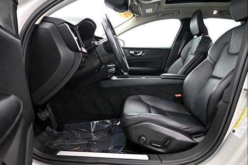 2019 Volvo S60 T6 Momentum