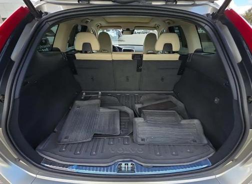 2016 Volvo XC60 T6 Drive-E Platinum