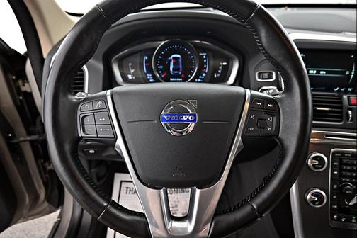 2016 Volvo XC60 T6 Drive-E Platinum