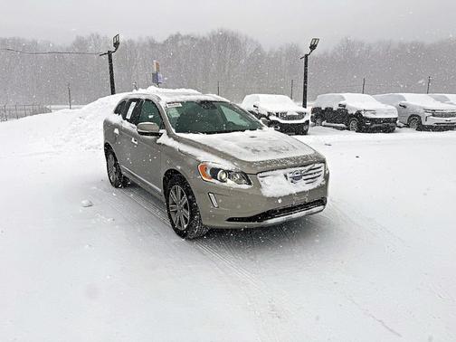 2016 Volvo XC60 T6 Drive-E Platinum