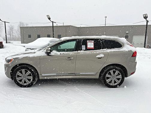 2016 Volvo XC60 T6 Drive-E Platinum