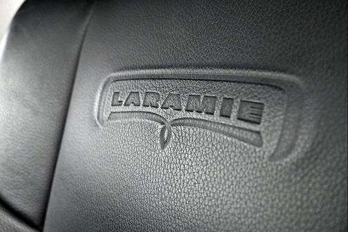 2018 RAM 2500 Laramie Crew Cab 4x4 6'4' Box