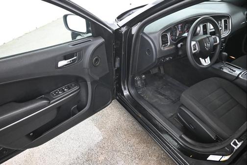 2012 Dodge Charger SE