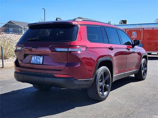 2022 Jeep Grand Cherokee L Laredo