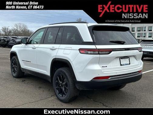 2026 Jeep Grand Cherokee Laredo