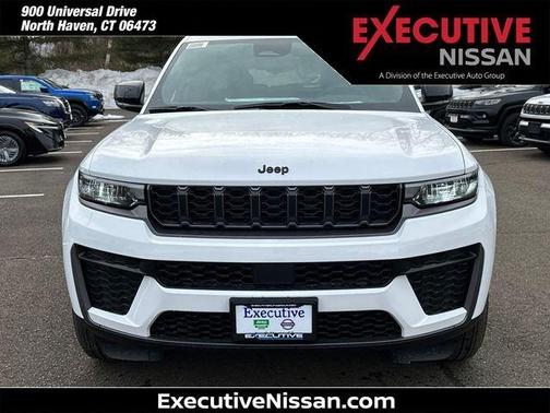 2026 Jeep Grand Cherokee Laredo