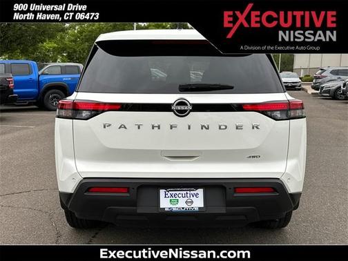 2024 Nissan Pathfinder S