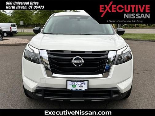2024 Nissan Pathfinder S