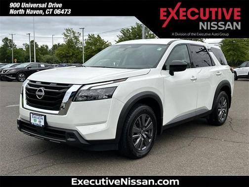 2024 Nissan Pathfinder S
