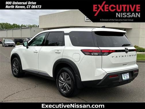 2024 Nissan Pathfinder S