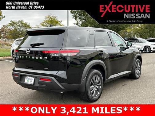 2024 Nissan Pathfinder S