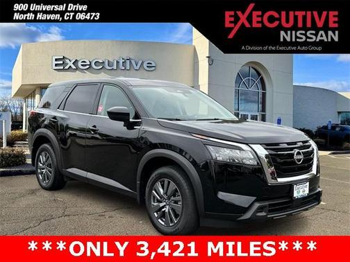 2024 Nissan Pathfinder S