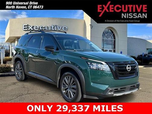 2023 Nissan Pathfinder SL