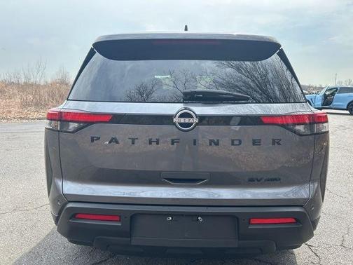 2023 Nissan Pathfinder SV