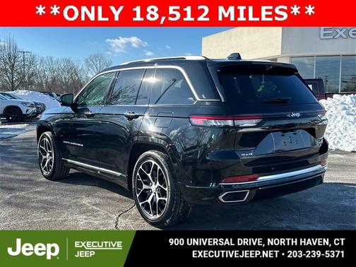 2023 Jeep Grand Cherokee Summit