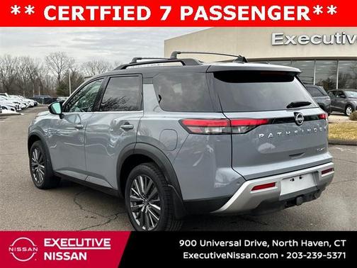 2023 Nissan Pathfinder SL