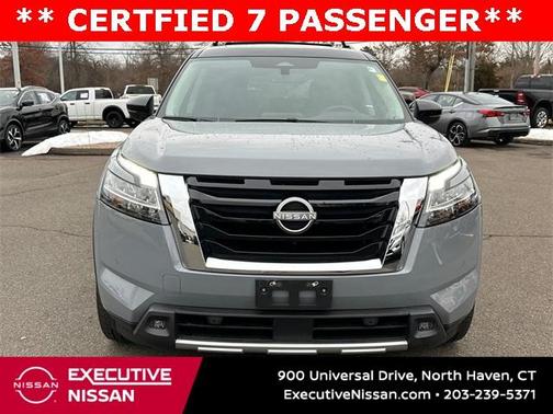 2023 Nissan Pathfinder SL