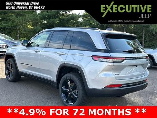 2025 Jeep Grand Cherokee Laredo