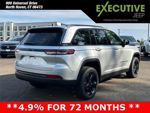2025 Jeep Grand Cherokee Laredo