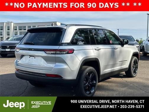 2025 Jeep Grand Cherokee Laredo