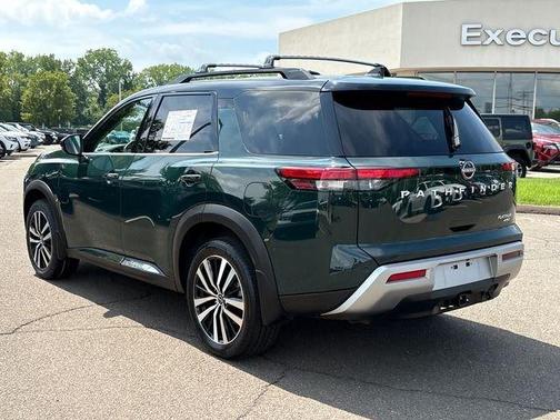 2 Tone Green / Black Roof 2023 Nissan Pathfinder Platinum
