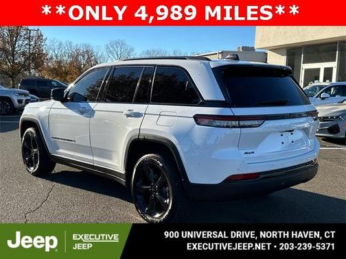 2025 Jeep Grand Cherokee Laredo