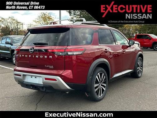 2023 Nissan Pathfinder Platinum