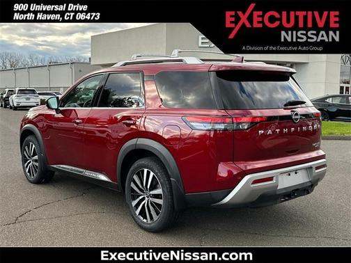 2023 Nissan Pathfinder Platinum