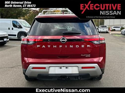 2023 Nissan Pathfinder Platinum