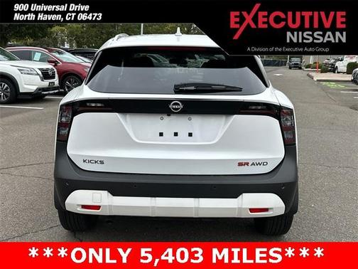 2025 Nissan Kicks SR
