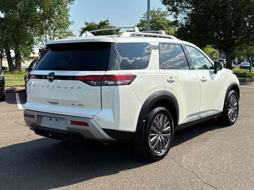 White 2023 Nissan Pathfinder SL