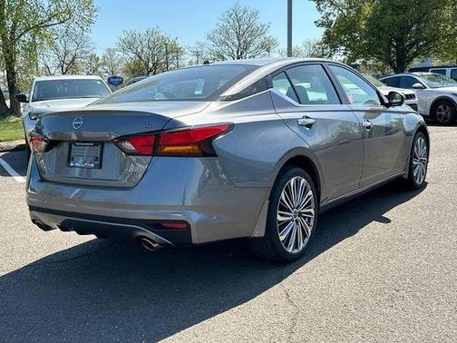 Gun Metallic 2024 Nissan Altima 2.5 SL