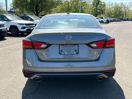 Gun Metallic 2024 Nissan Altima 2.5 SL