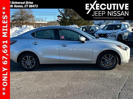 2019 Toyota Yaris Sedan LE