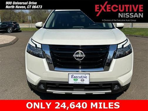 2022 Nissan Pathfinder SL