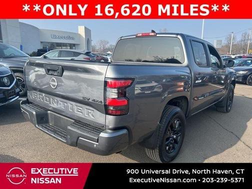 2023 Nissan Frontier SV