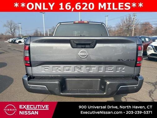 2023 Nissan Frontier SV