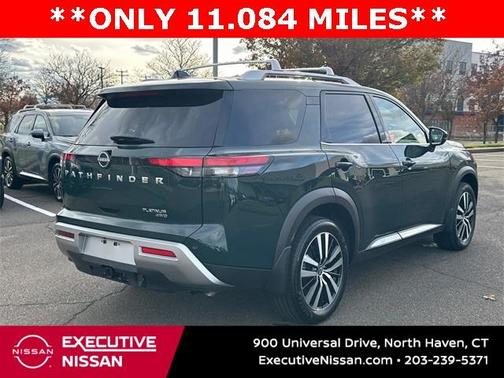 2025 Nissan Pathfinder Platinum