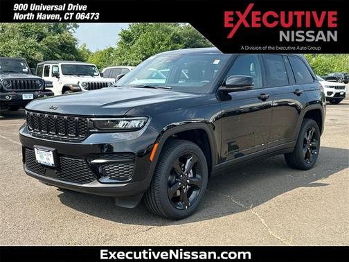 2025 Jeep Grand Cherokee Laredo