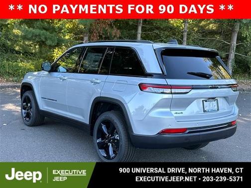 2025 Jeep Grand Cherokee Laredo
