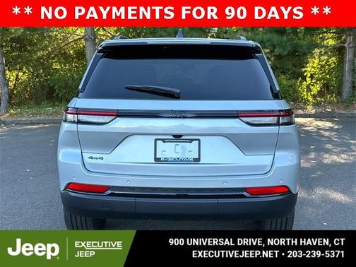 2025 Jeep Grand Cherokee Laredo