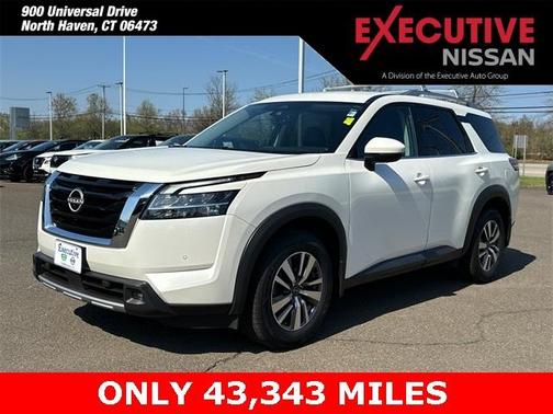2022 Nissan Pathfinder SL