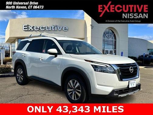 2022 Nissan Pathfinder SL