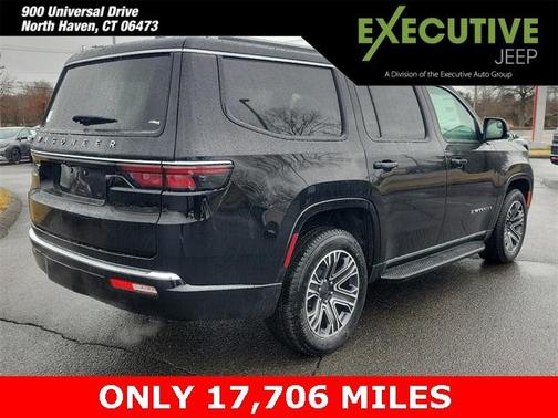 2024 Jeep Wagoneer Base