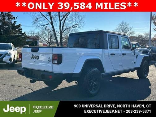 2022 Jeep Gladiator Sport