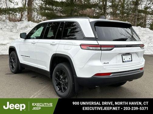 2026 Jeep Grand Cherokee Laredo