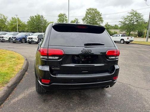 Black 2022 Jeep Grand Cherokee WK Laredo